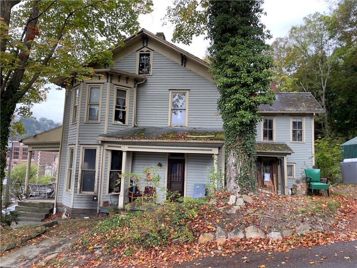 Property Photo:  502 Hill St  PA 16373 