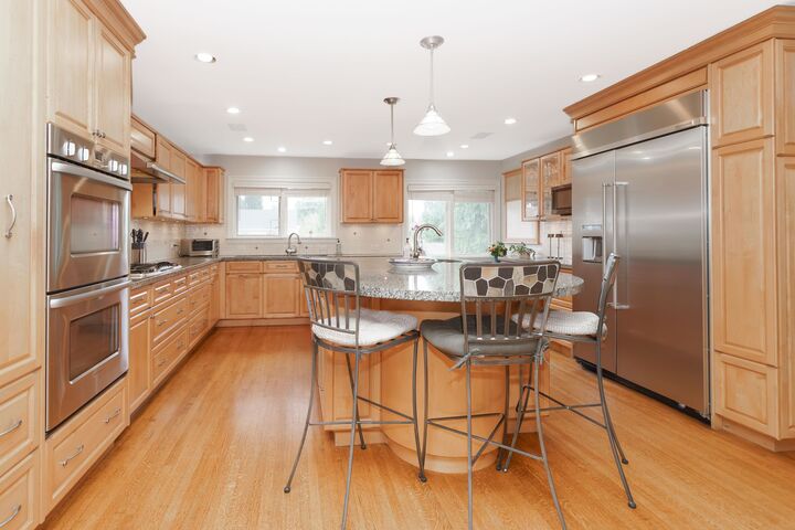 Property Photo: 1170 Kendal Place BC V7R 1T4