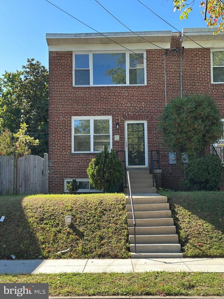 Property Photo: 4005 Clay Place NE DC 20019
