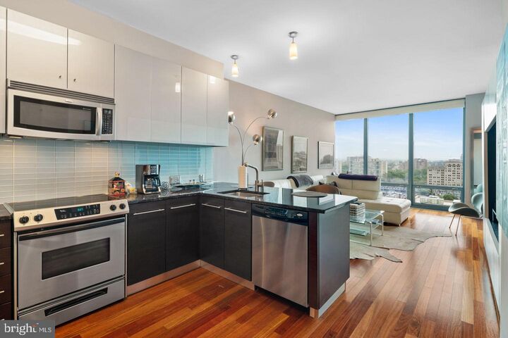 Property Photo: 2101 Market Street 1408 PA 19103