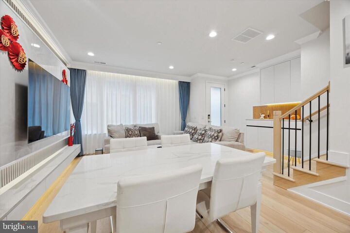 Property Photo:  3001 Sedgeview Walk 148  PA 19125 