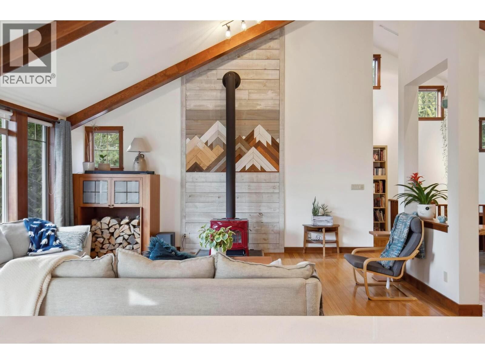 Photo de la propriété: 8028 Jackpine Road BC V1B 3M9