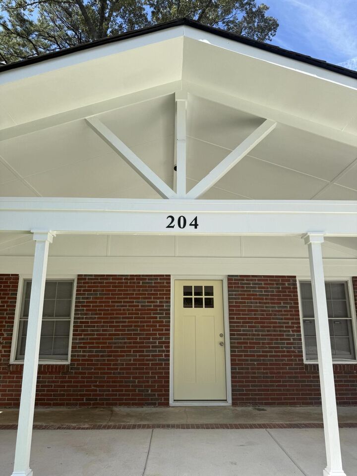 Property Photo:  204 Oakdale Drive  SC 29483 