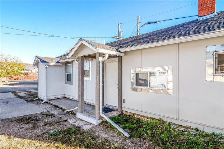 Property Photo:  1410 Carbon Ave A-D  WY 82001 