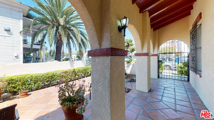 Property Photo:  2426 Fairmount St  CA 90033