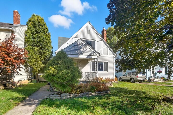 Property Photo: 610 Salisbury Road OH 43204