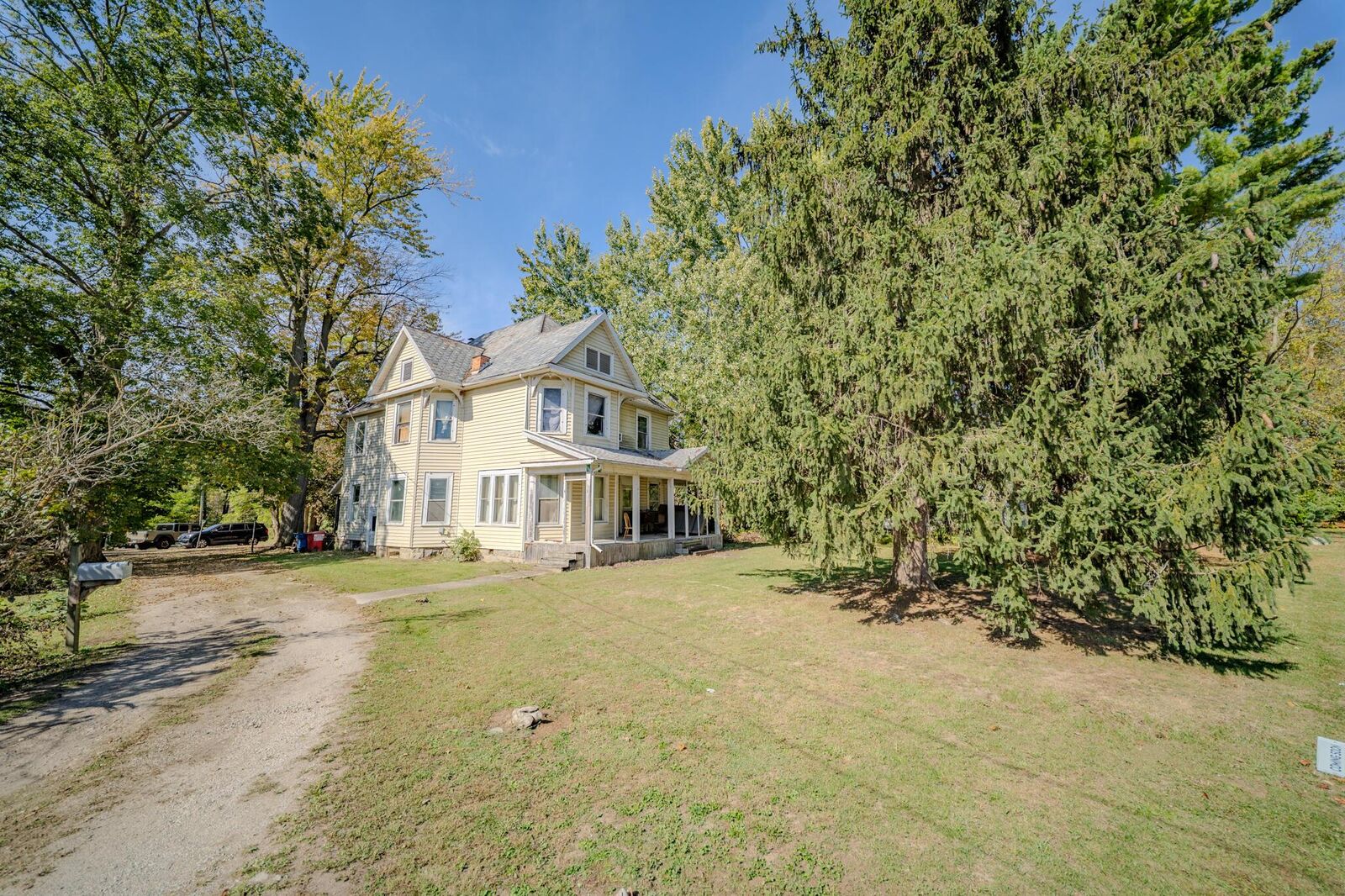 Property Photo:  303 N Franklin Street  OH 43344