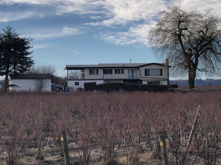 Property Photo:  32702 Harris  BC V4X 1W1 