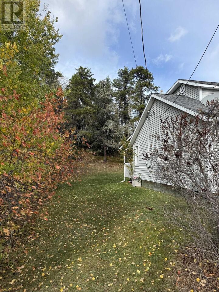 Property Photo: 67 Goldshore Road ON P0V 2M0