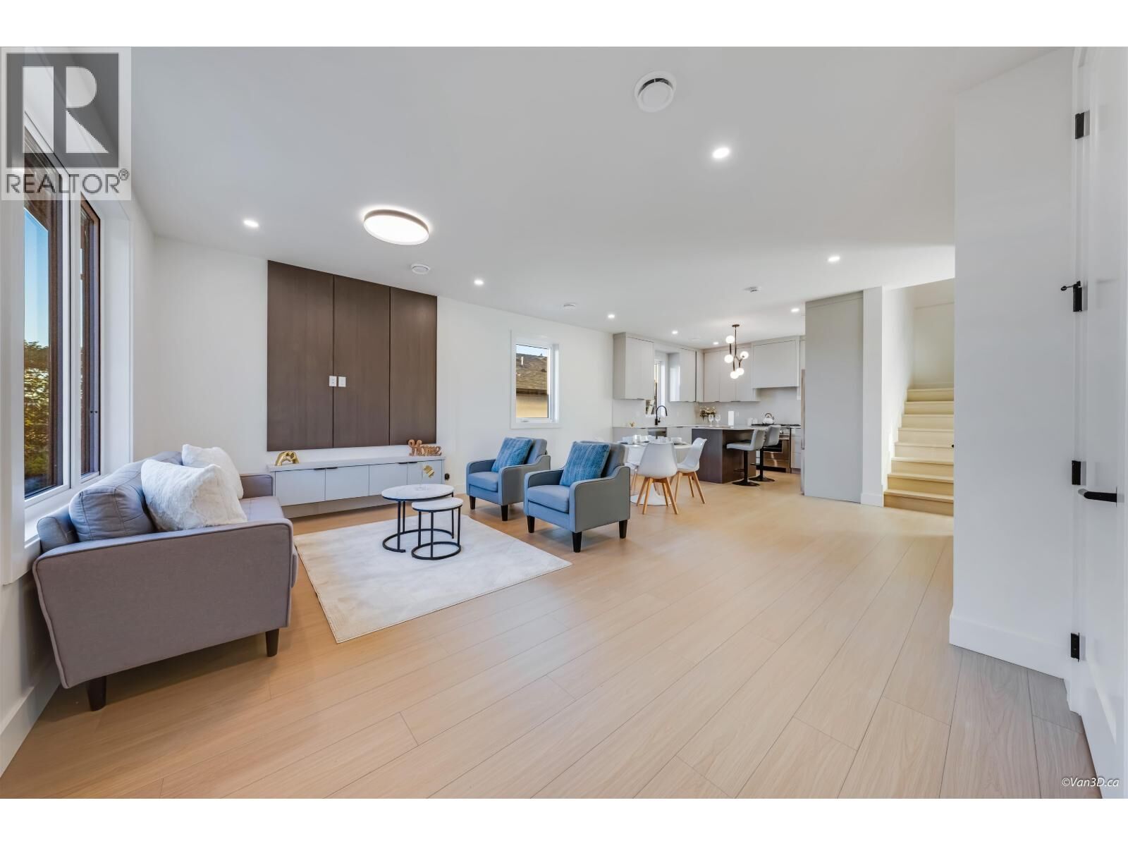 Property Photo:  4211 Graveley Street 3  BC V5C 3T7 