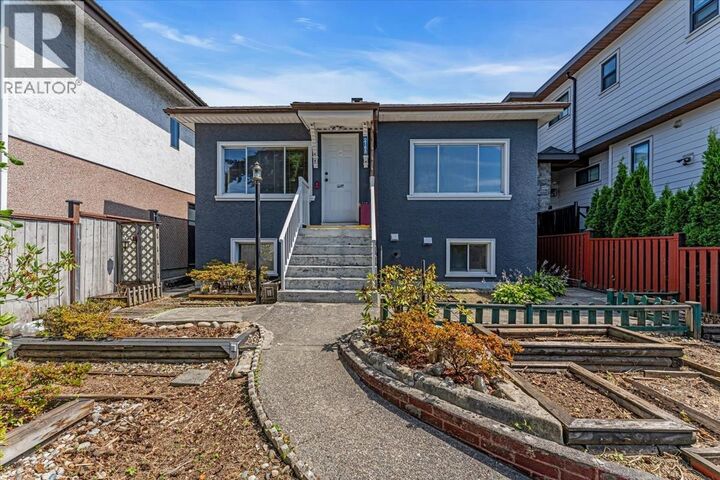 Photo de la propriété: 2168 Renfrew Street BC V5M 3J5
