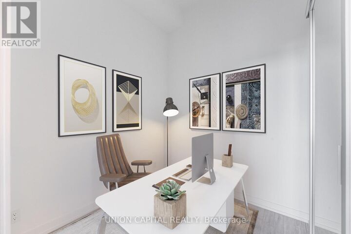 Property Photo:  2020 Bathurst Street 901  ON M5P 0A6 