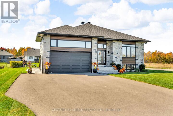 Property Photo: 71 Dale Street ON K0C 1M0