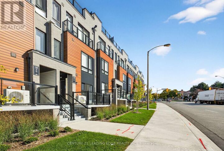 Property Photo: 145 Tapscott Road 32 ON M1B 1E7