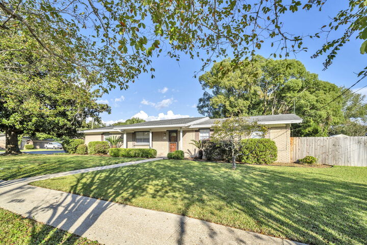 605 Sea Oats Drive  Destin FL 32541 photo