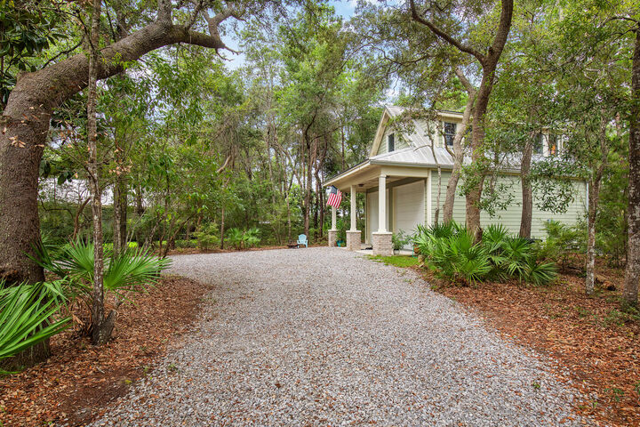 Property Photo: 69 Apple Court FL 32459