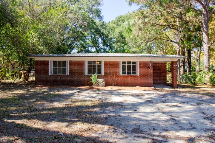Property Photo: 192 Adkinson Dr Drive FL 32536