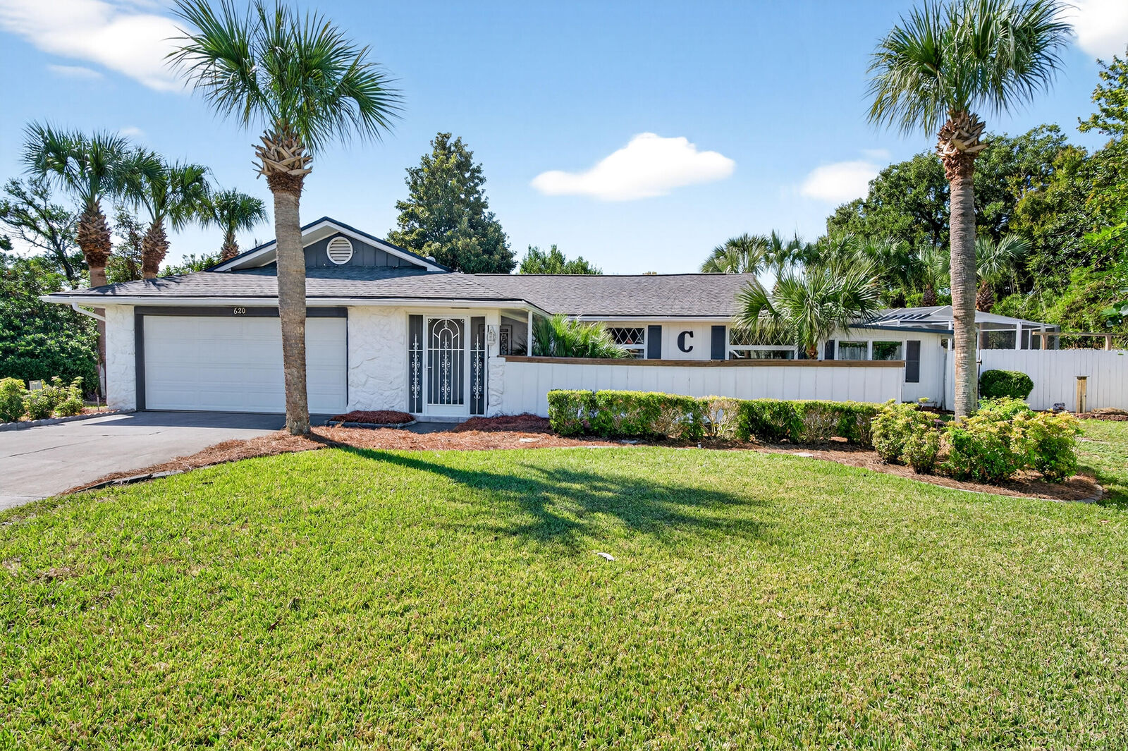 Property Photo: 620 Legion Court FL 32541