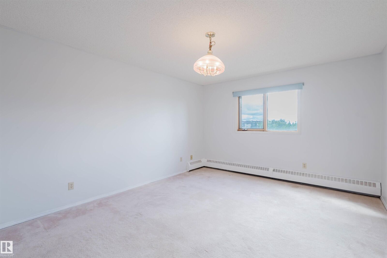 Property Photo: 11020 19 Avenue NW 402 AB T6J 9P5
