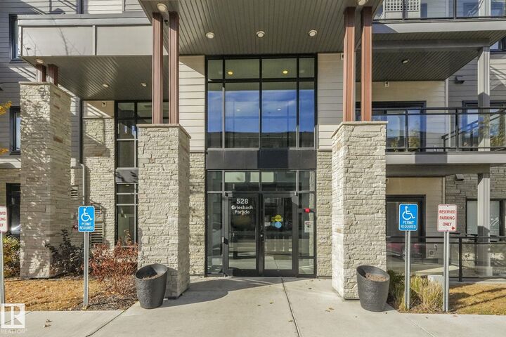 Property Photo: 528 Griesbach Parade Parade NW 206 AB T5E 6X2