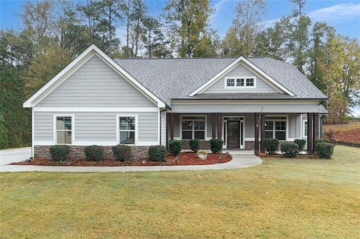 Property Photo:  350 Stonegate Court  GA 30157