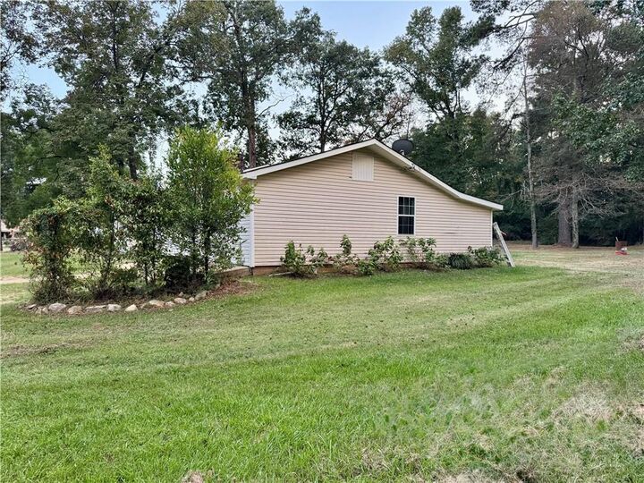 Property Photo: 208 Frontier Avenue LA 71457