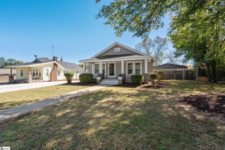 Property Photo:  401 Gordon Street  SC 29611 