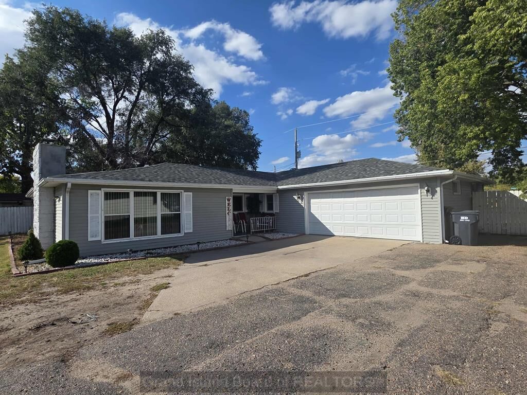 Property Photo: 404 W Stolley Park Ave NE 68801