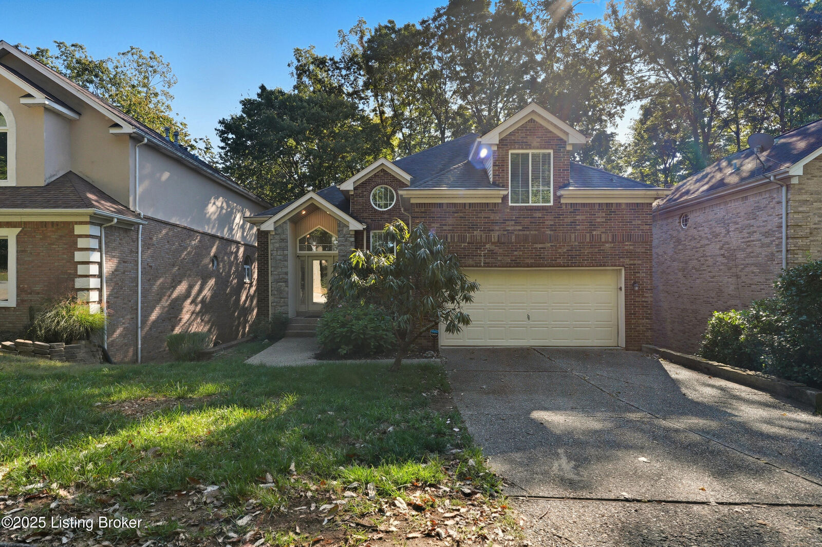 Property Photo:  8716 Wooded Trail Ct  KY 40220 