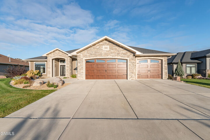 Property Photo: 1221 Community Loop ND 58503