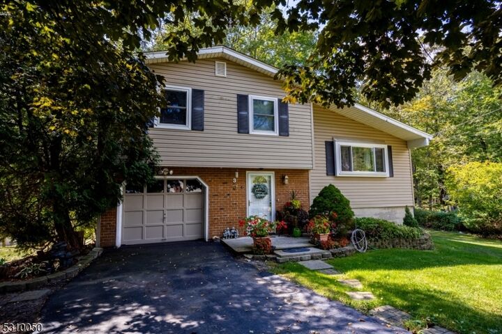 3 Quail Ct  Vernon Twp. NJ 07422 photo