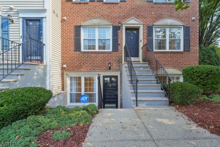 Property Photo: 5 Rider Ct NJ 07103