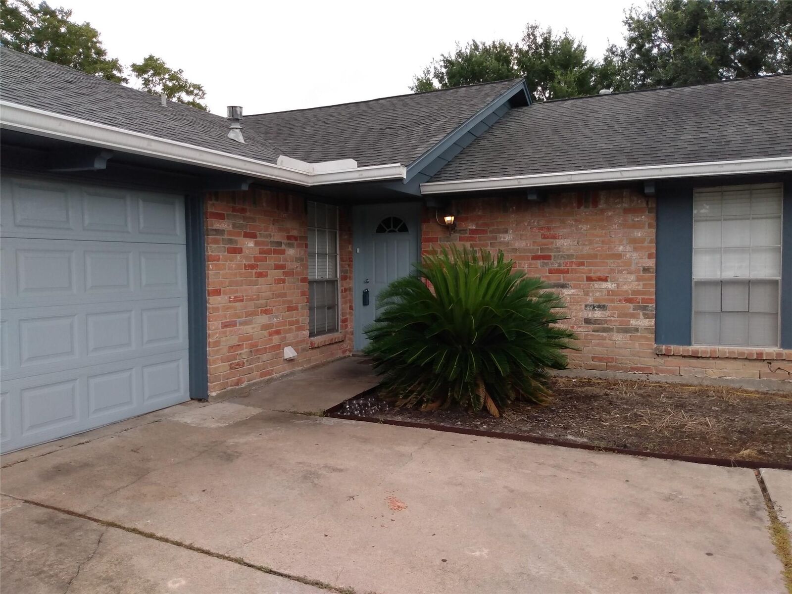 Property Photo: 10427 Sagebluff Drive TX 77089
