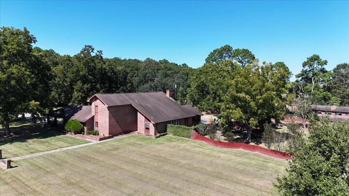 Property Photo:  642 Meadow Lane  TX 77665 