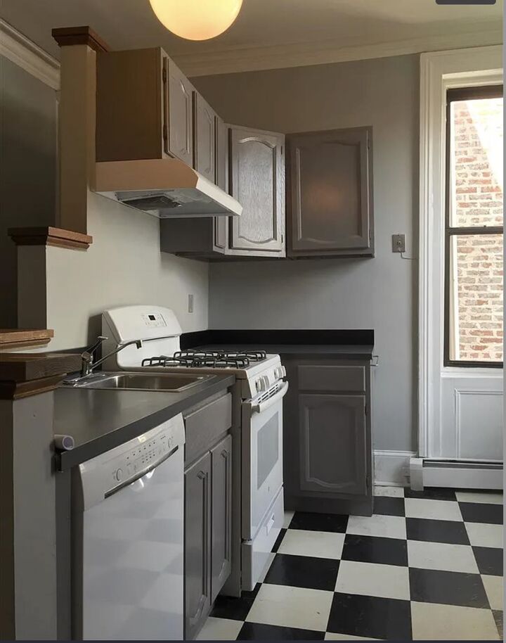 Property Photo: 298 2nd St 5R NJ 07302