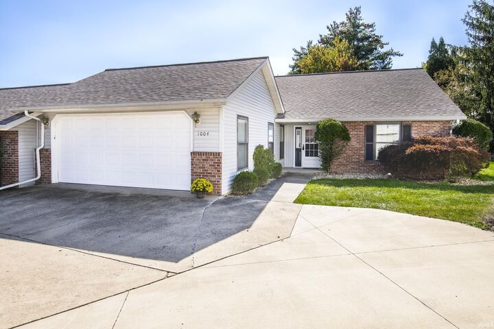 1004 E Sherbrooke Drive  Bloomington IN 47401 photo