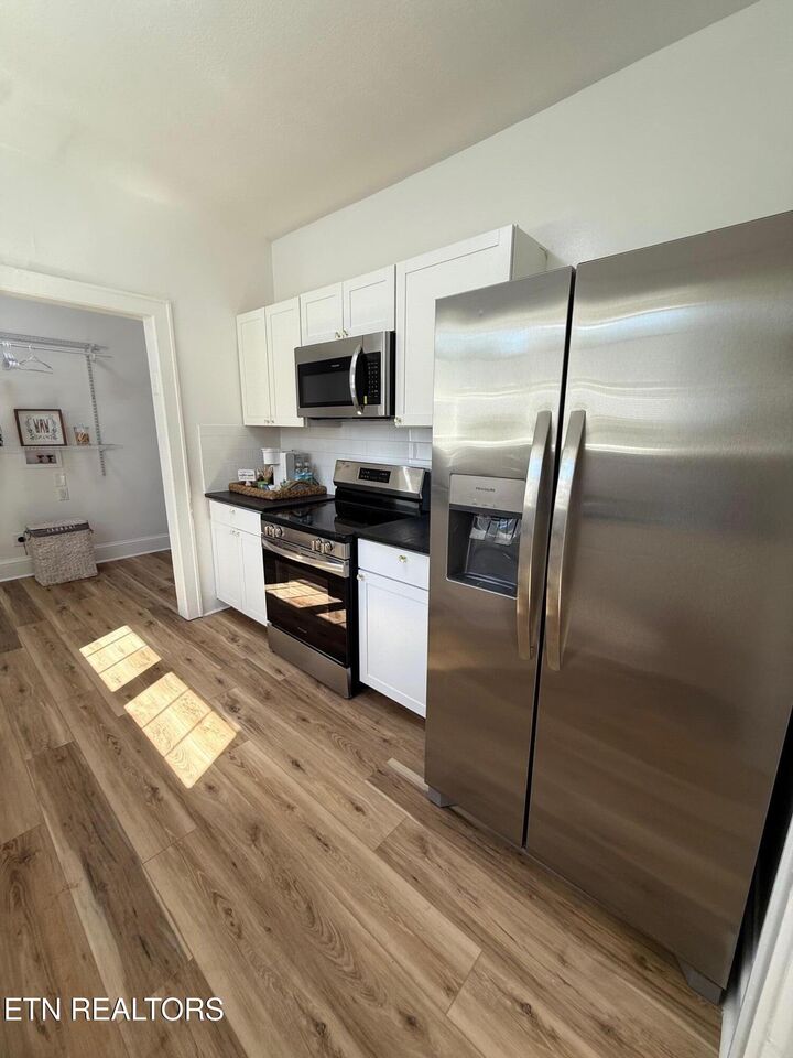 Property Photo: 2353 Parkview Ave TN 37917