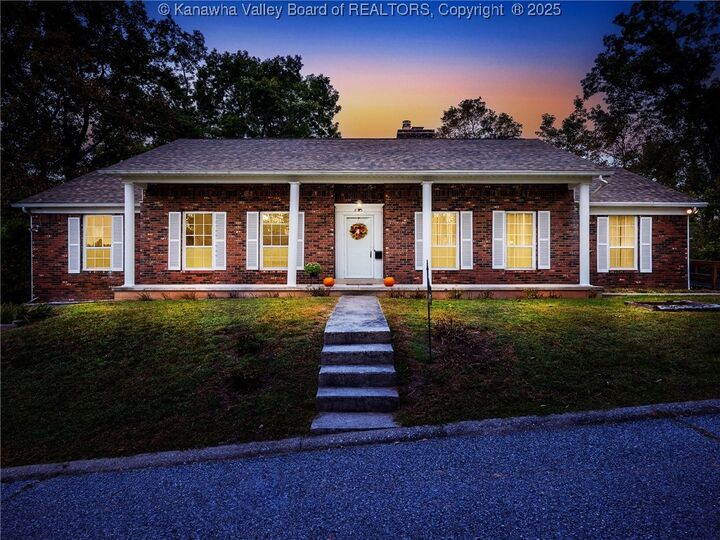 805 Grandview Drive  Dunbar WV 25064 photo