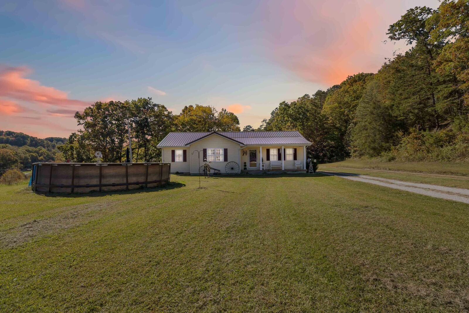 Property Photo:  4229 Highway 1071  KY 40486