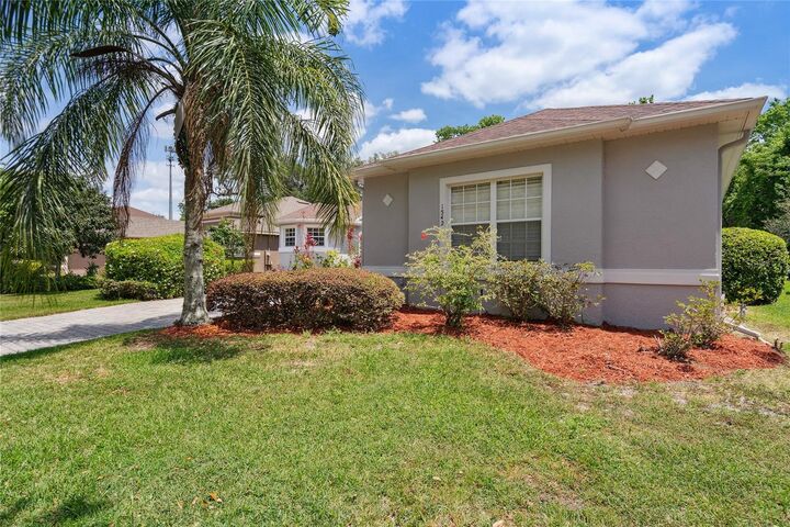 Property Photo: 1542 Wescott Loop FL 32708