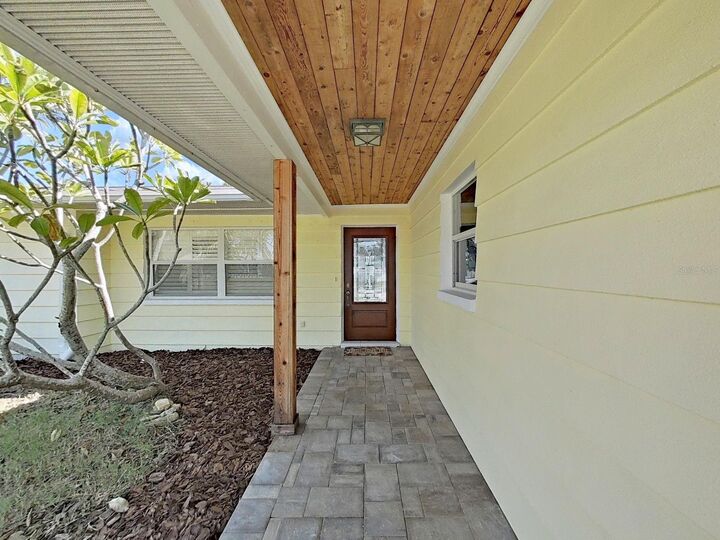 Property Photo: 11876 Walker Avenue FL 33772