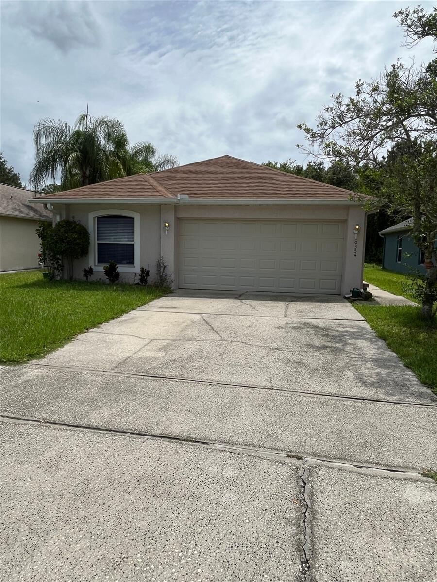 Property Photo: 10354 Rocking A Run FL 32825