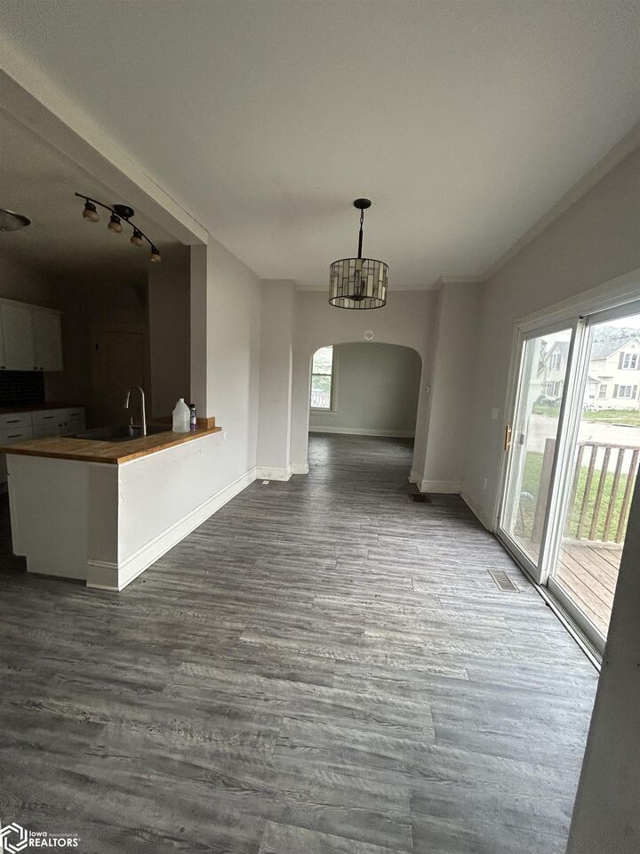 Property Photo:  1602 Avenue M  IA 52627