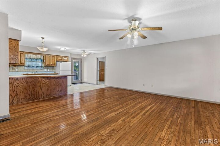 Property Photo:  1229 E Hwy 72  MO 63645