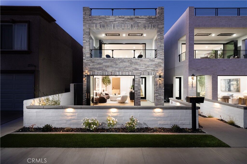 Property Photo: 1313 Ocean Avenue CA 90740