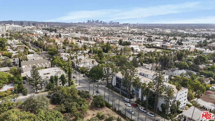 Property Photo: 7560 Hollywood Boulevard 310 CA 90046
