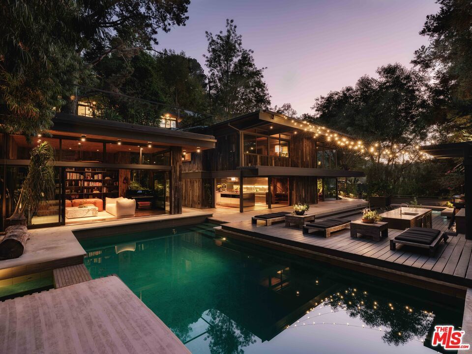 Property Photo:  2563 Nichols Canyon Road  CA 90046 