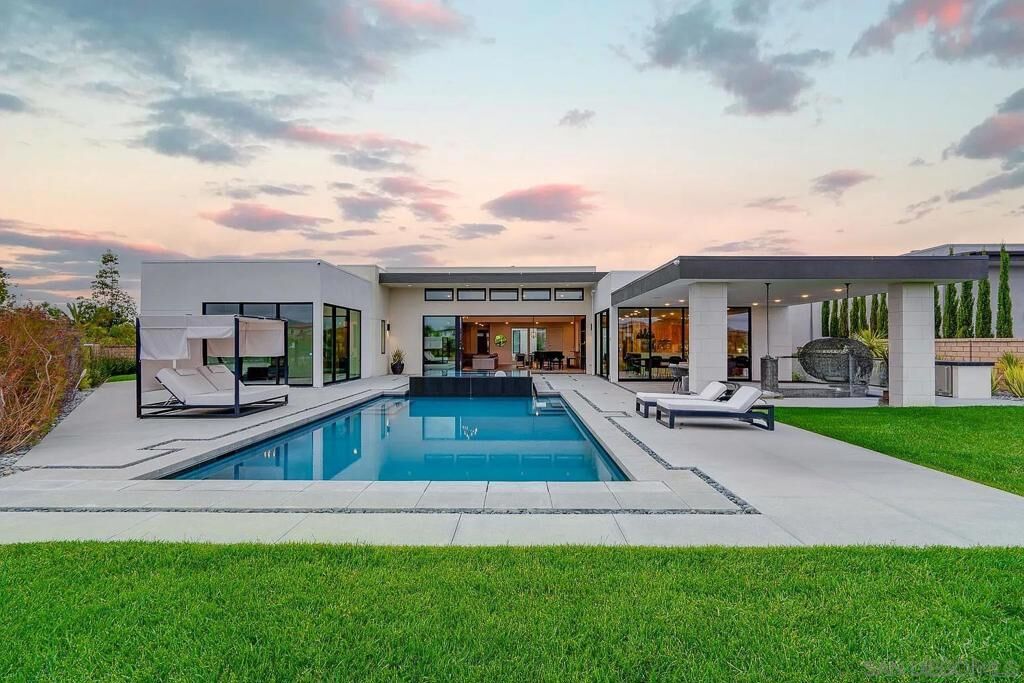 Property Photo: 5384 Aurora Summit Trl CA 92130