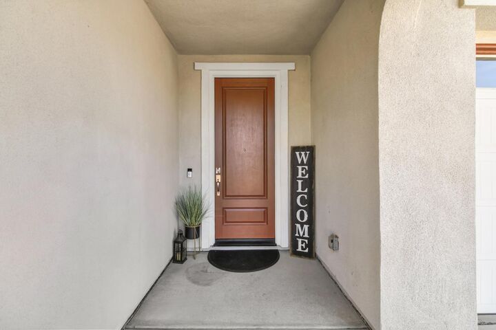Property Photo:  8176 Seahorse Way  CA 95757 