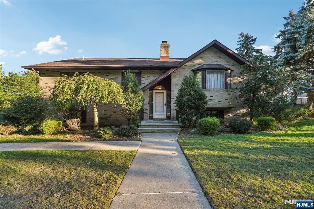 Property Photo: 8 Cambridge Road NJ 07512